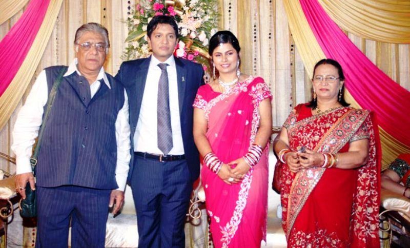 Aanjjan Srivastav With His Son, Daughter-In-Law and Wife