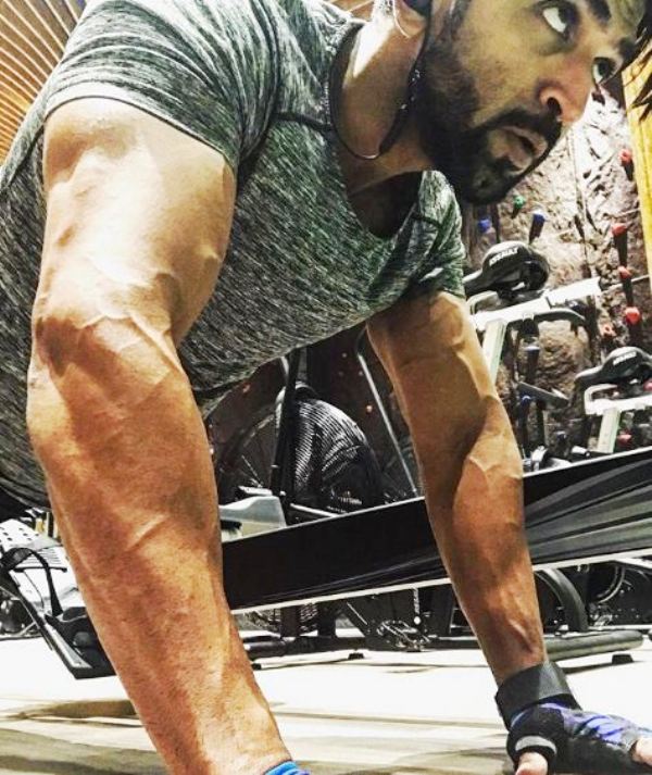 Arun Vijay Working Out in Gym