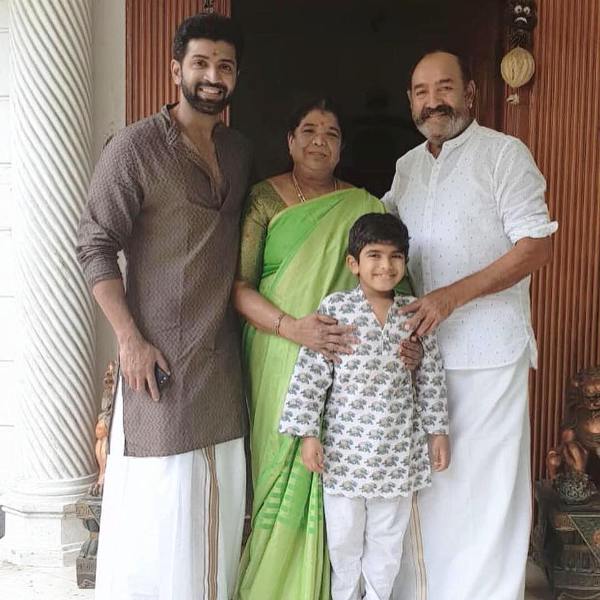 Arun Vijay with His Father, Mother and Son
