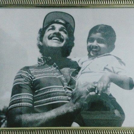 Arun Vijay's Childhood Picture with His Father