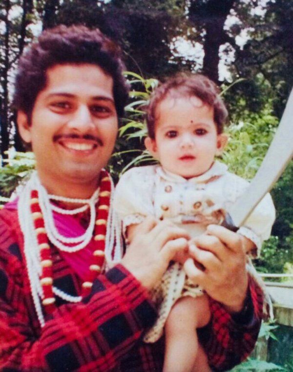 Childhood Photo of Jaya Kishori with her father