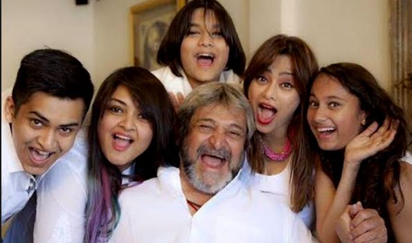 Mahesh Manjrekar with his family