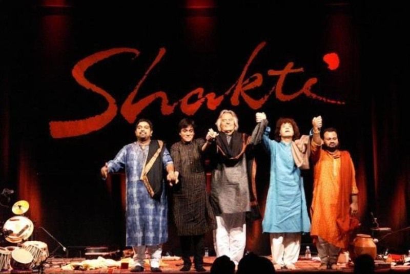 Shankar Mahadevan with his band Shakti