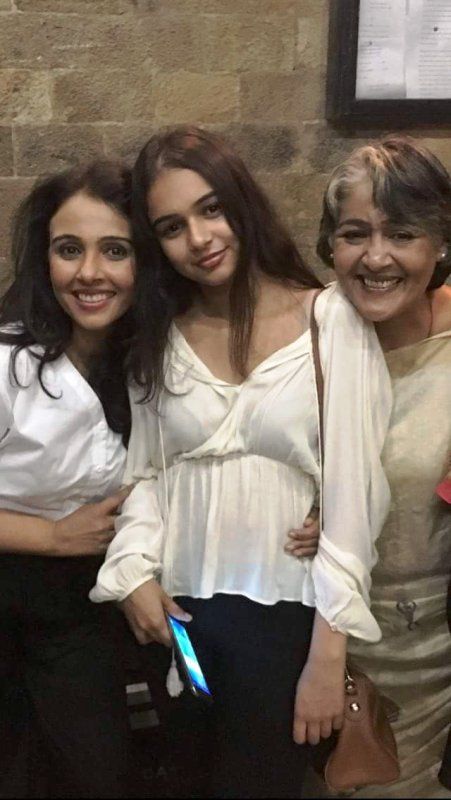 Suchitra Krishnamoorthi with Her Daughter and Sister