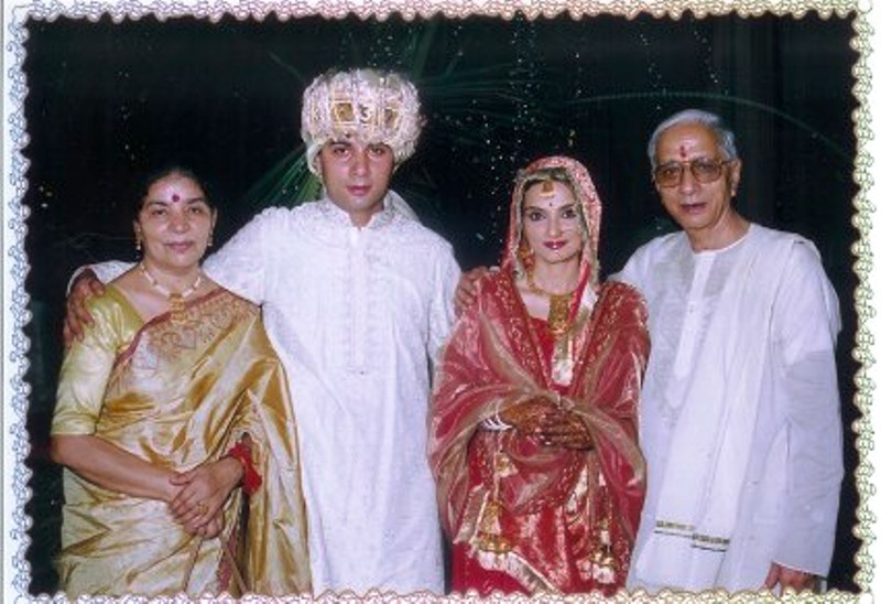 Varun Badola with His Parents and wife