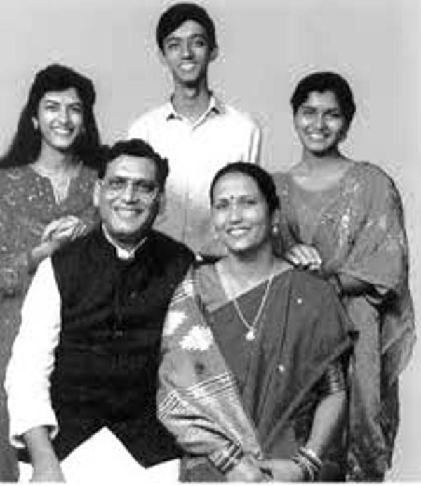 Dr. Bindeshwar Pathak's Family