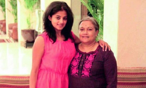 Priyamani with her mother