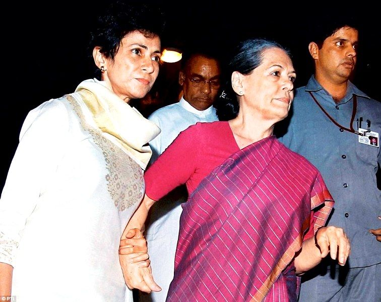 Selja Kumari accompanying Sonia Gandhi to the hospital