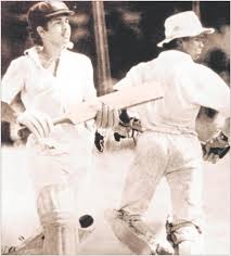 Vinod Kambli and Sachin Tendulkar while taking a run in 664 run partnership