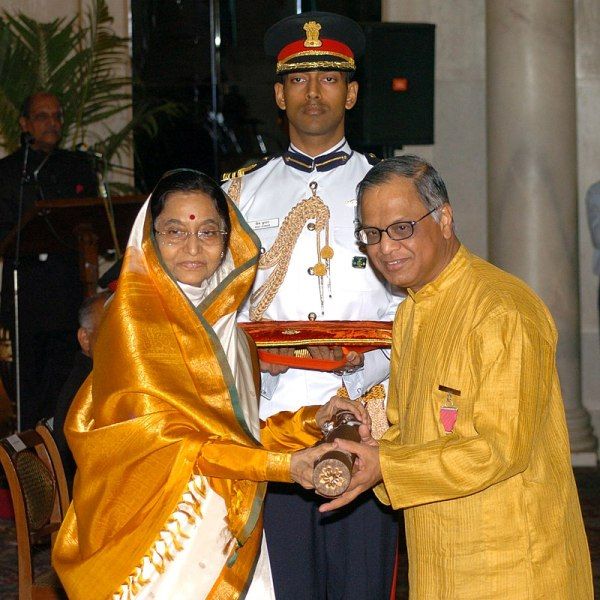 Narayana Murthy Receiving Padma Vibhushan