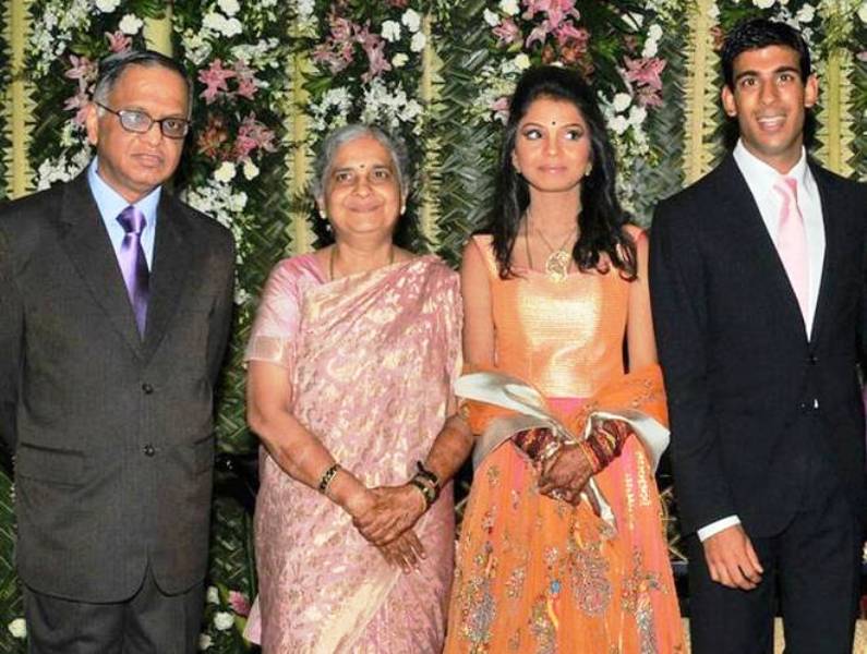 Narayana Murthy with His Wife, Daughter- Akshata Murthy and Son-in-Law- Rishi Sunak
