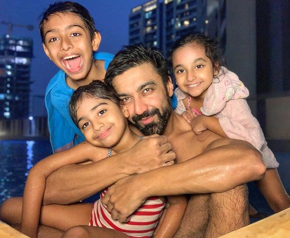 Ashish Chowdhry with his children