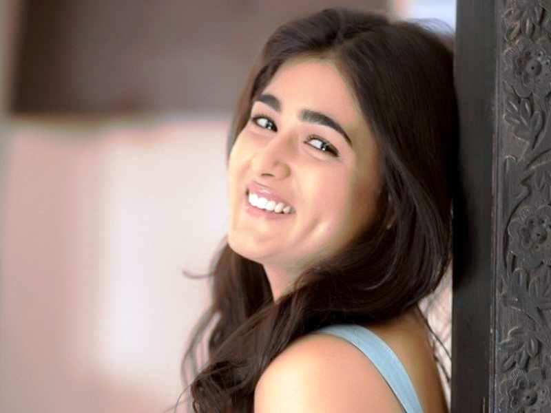 Shalini Pandey Wiki, Age, Boyfriend, Husband, Family, Biography & More ...