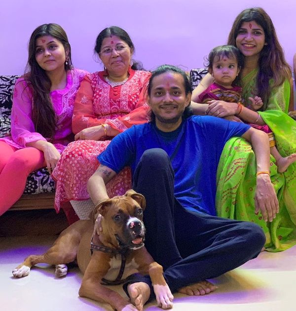 Tanishk Bagchi with his Sister, Mother, Wife, and Daughter