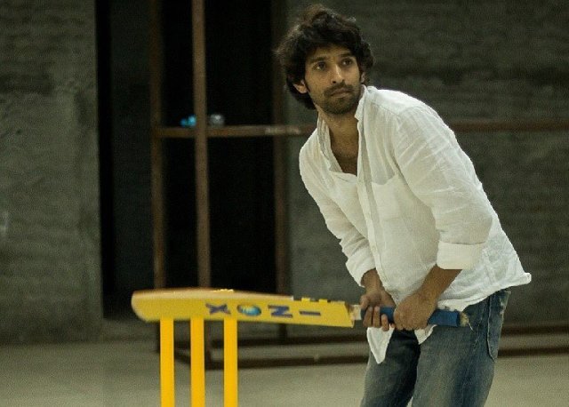 Vikrant Massey playing cricket