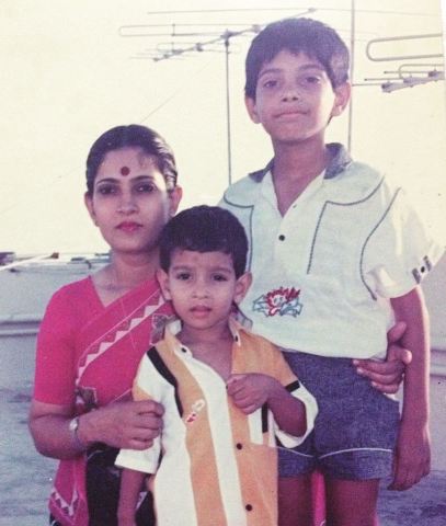Vikrant Massey with his mother and brother