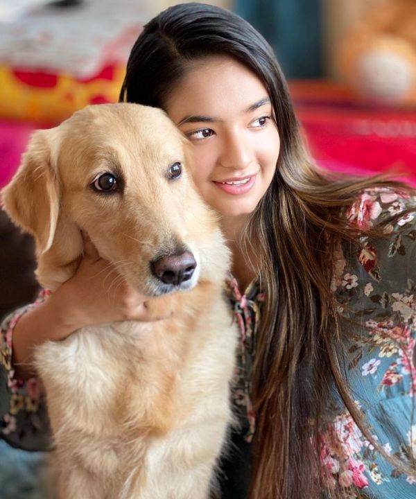 Anushka Sen with Her Pet Dog