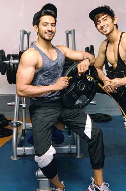Faisal Shaikh Working Out in Gym