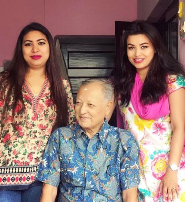Malina Joshi with Her Father and Sister