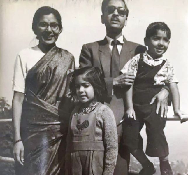An Old Picture of Neena Gupta with Her Family
