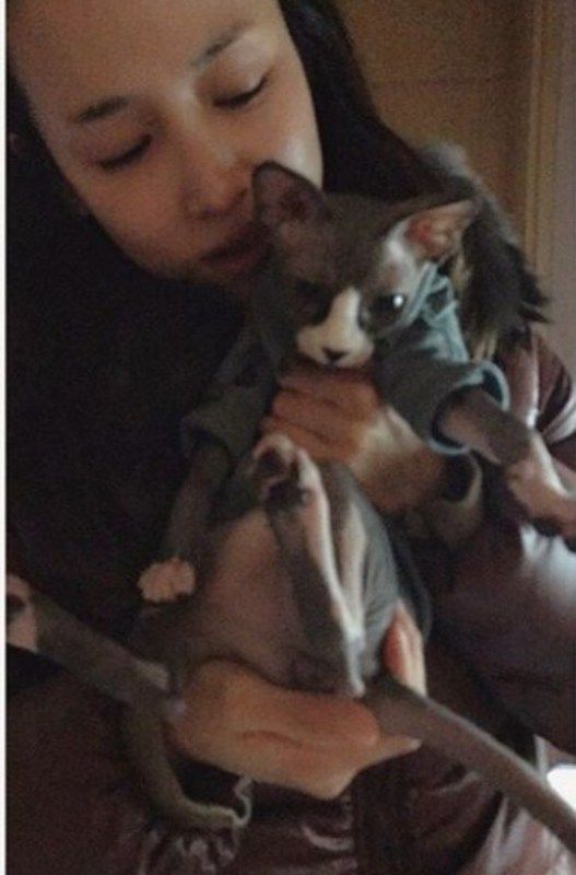 Cho Yeo-jeong with her Pet