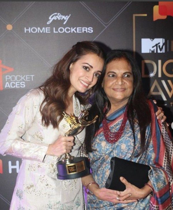 Dia Mirza and her mother with IWM Digital Awards 2019