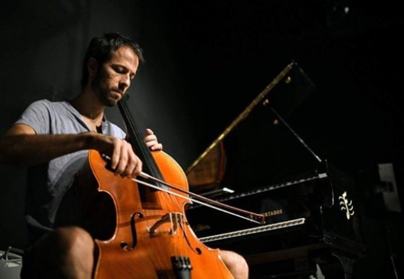 Guy Hershberg Playing Cello