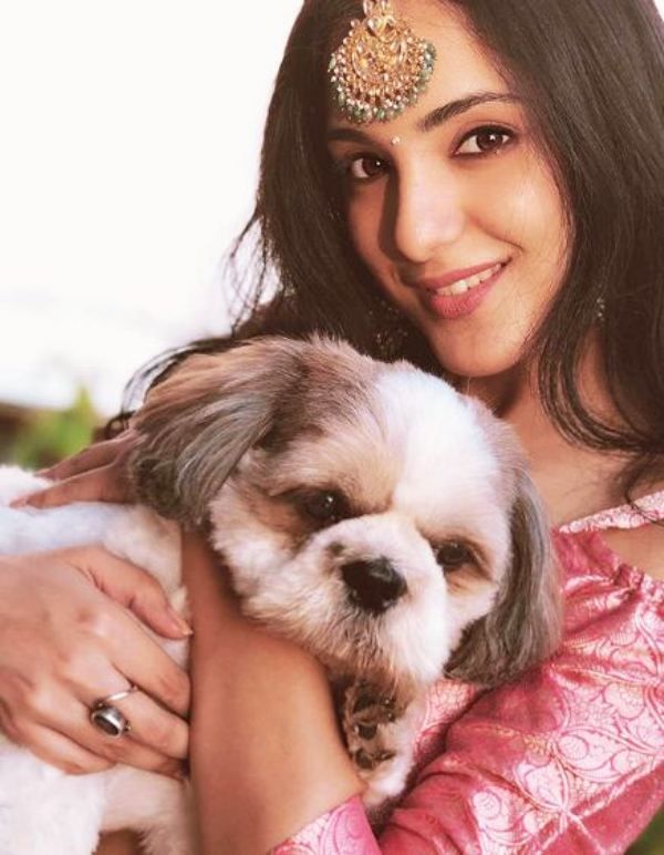 Kanikka Kapur with Her Pet Dog