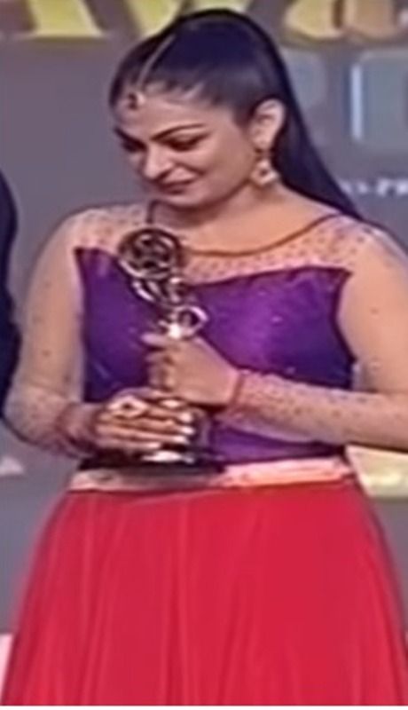 Neeru Bajwa with her PTC Punjabi Film Awards