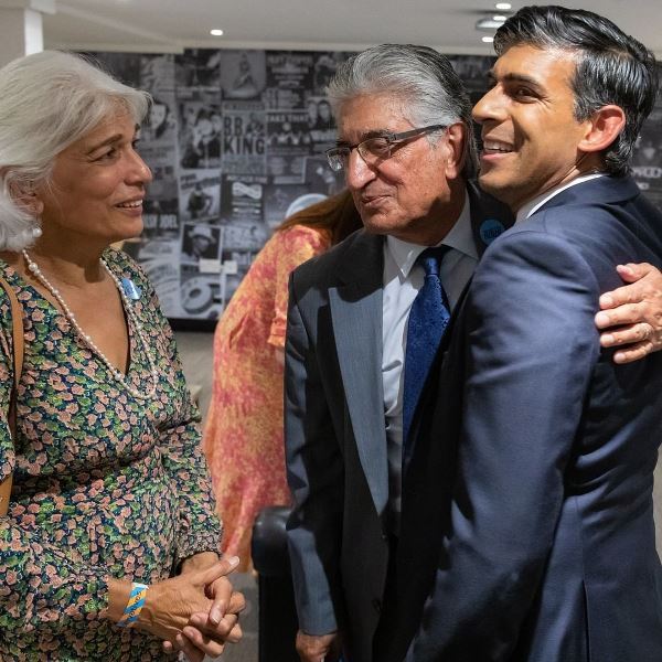 Rishi Sunak with his parents