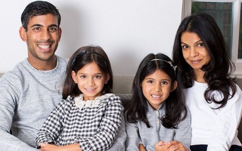 Rishi Sunak with his wife, Akshata Murty and children