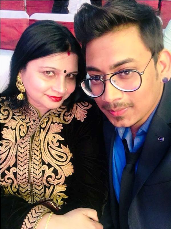 Ankita Srivastava Mother and Brother