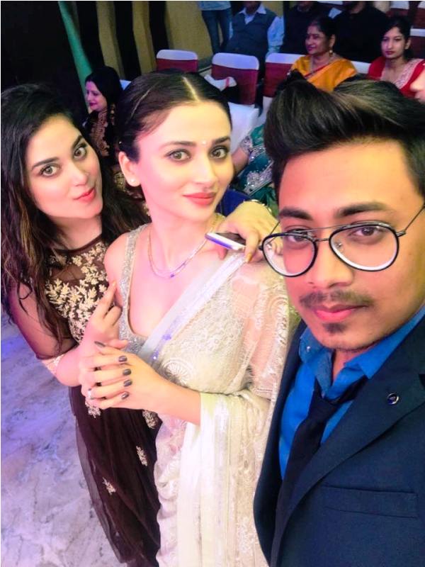 Ankita Srivastava With Her Sister and Brother