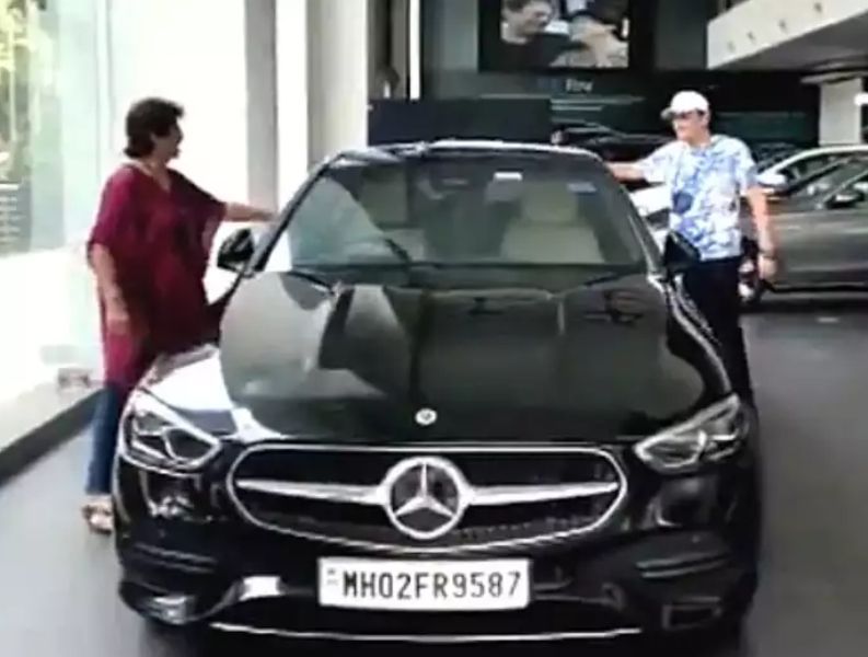 Arun Govil's new Mercedes Benz car