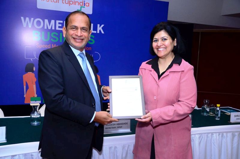 Dr Shikha Sharma Receiving an Award