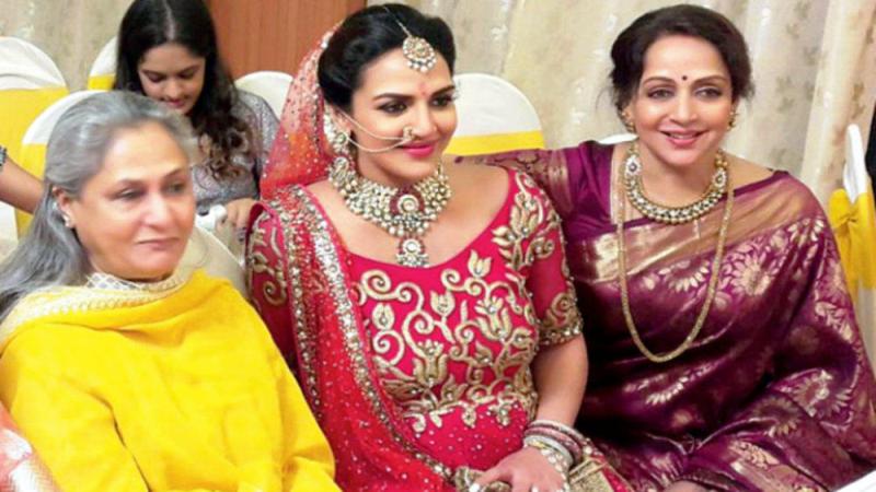 Esha Deol With Hema Malini and Jaya Bachchan