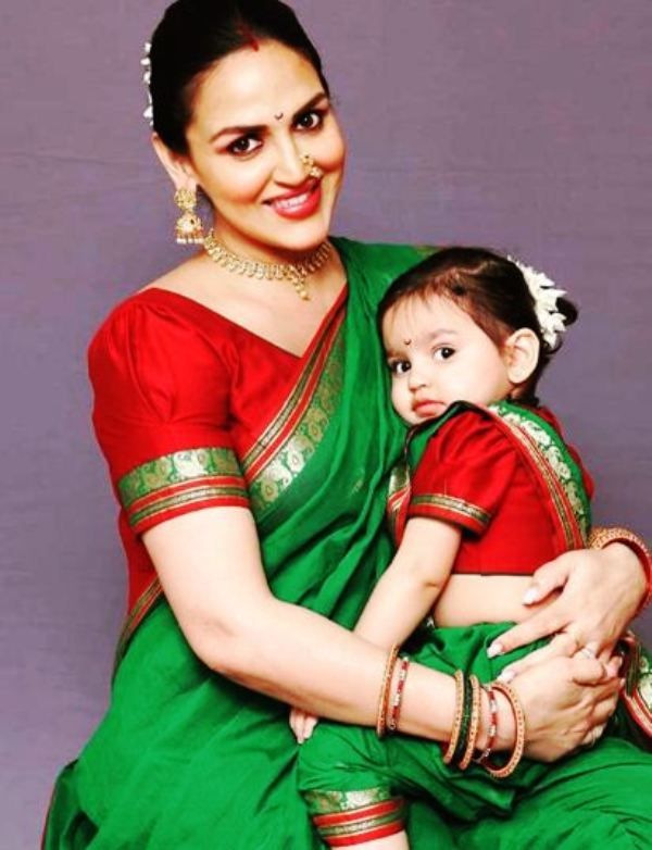 Esha Deol With Her Daughter, Radhya