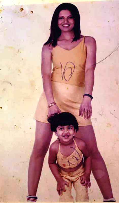 An Old Picture of Deepshikha Nagpal With Her Daughter