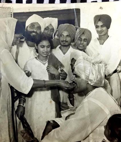 Dara Singh engagement picture with Surjit Kaur Aulakh