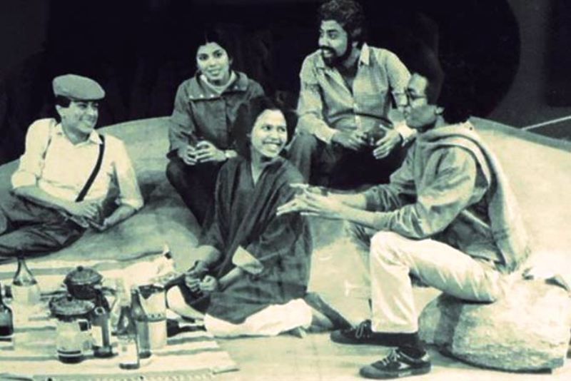Irrfan Khan (extreme right) with Sutapa Sikdar (centre) and Mita Vashisht