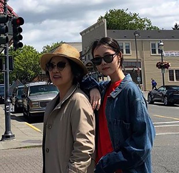 Kim Ye-won with her Mother