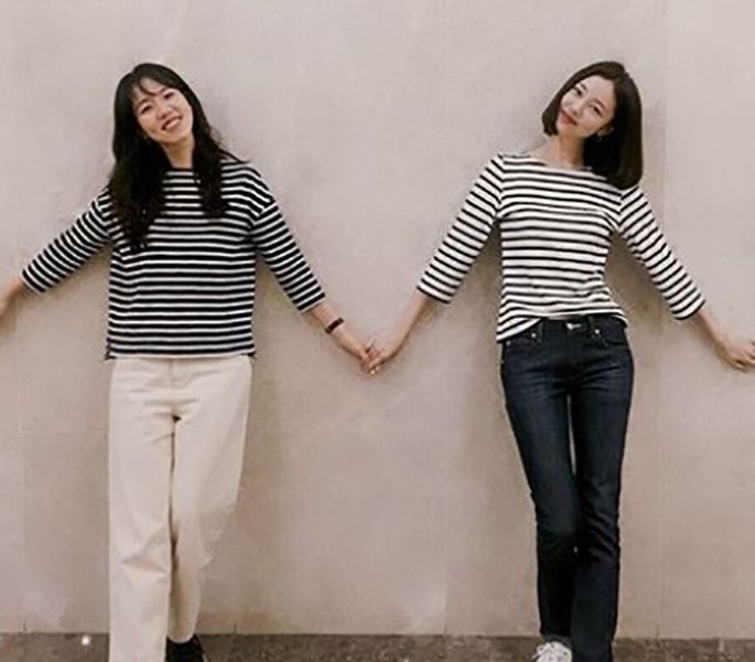Kim Ye-won with her Sister