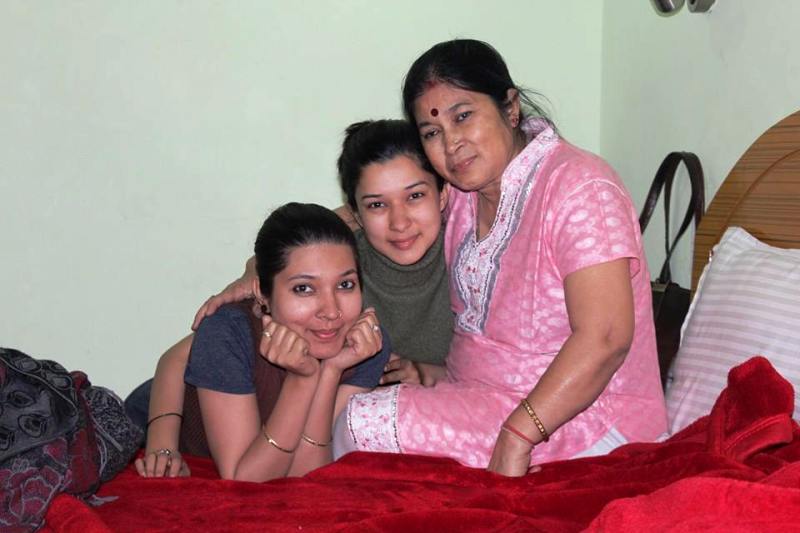 Meenakshi Joshi With Her Mother and Sister