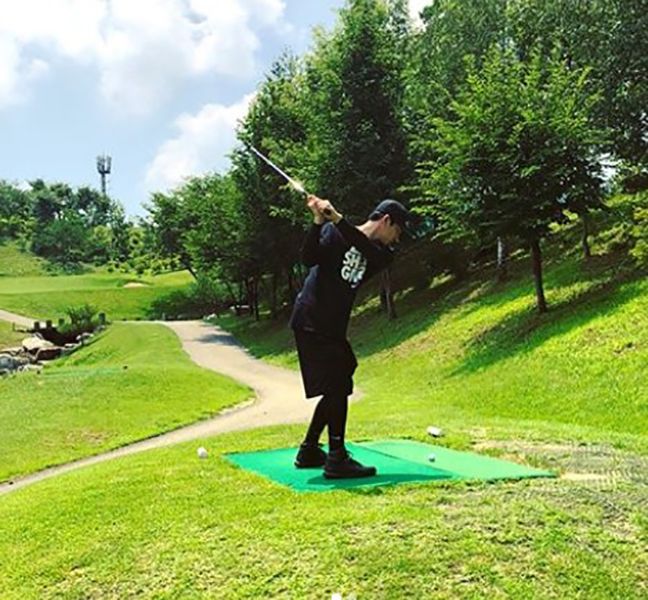 Oh Chang-seok Playing Golf