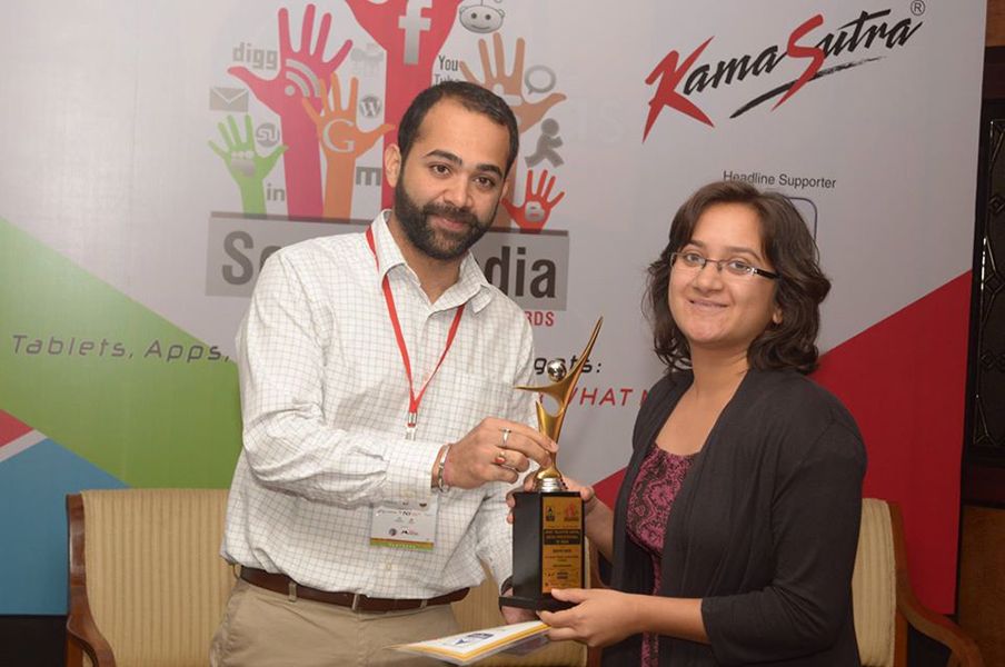 Shivya Nath with her Award