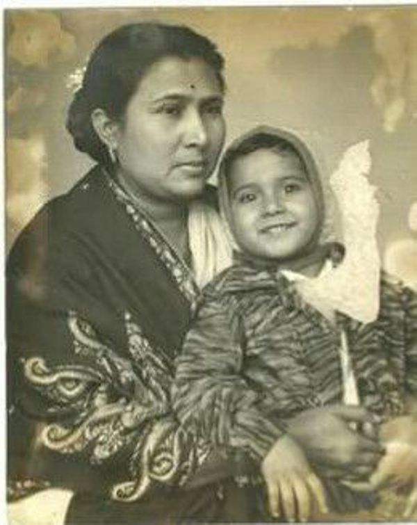 A Childhood Photo of Sarvadaman D Banerjee With His Mother