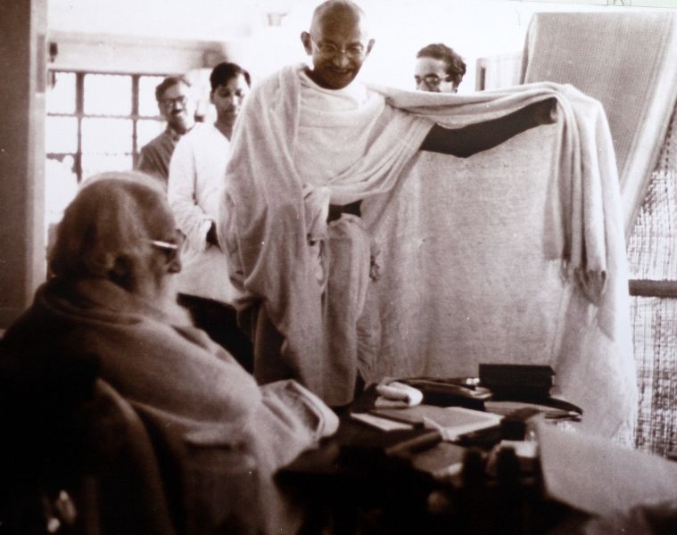 A rare photo of Rabindranath Tagore and Mahatma Gandhi