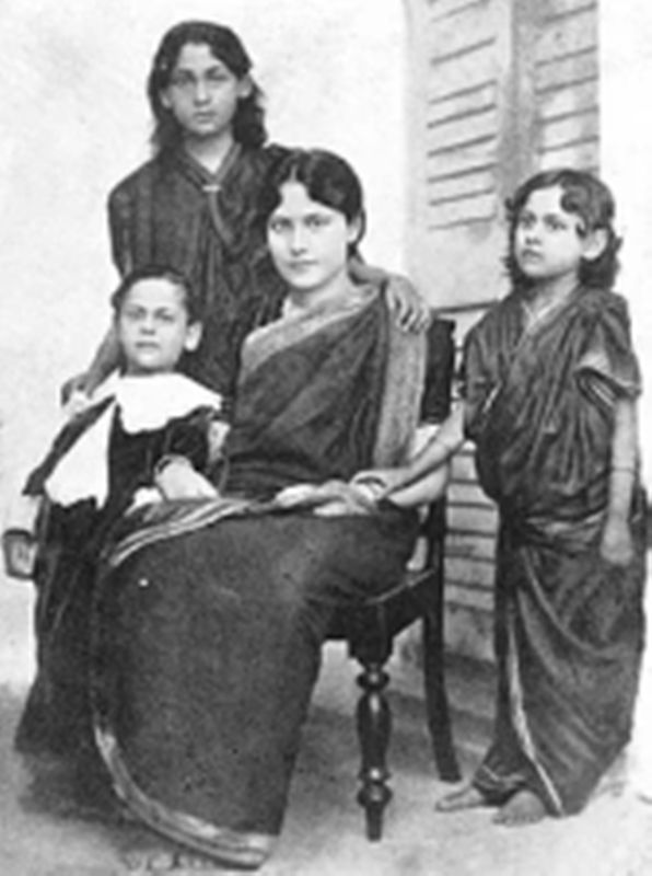 Rabindranath Tagore’s son Rathindranath and daughters Madhurilata Devi (Bela), Mira Devi, and Renuka Devi