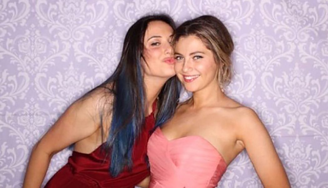 Zoe Levin with her Sister