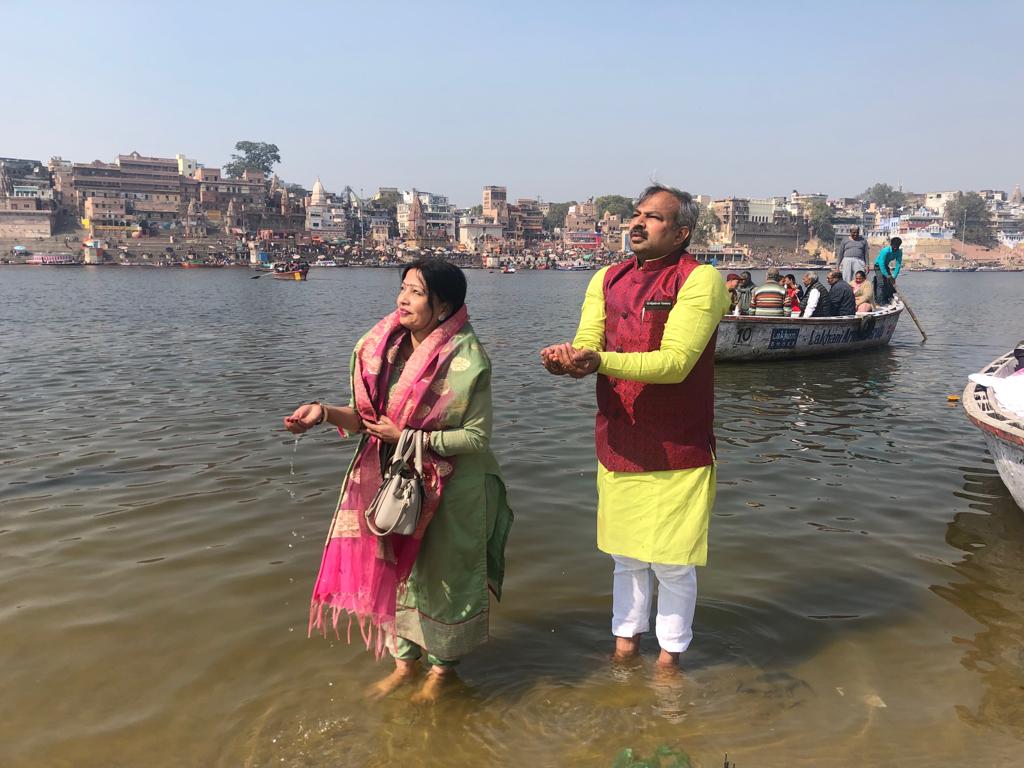 Adesh Kumar with wife in Varanasi